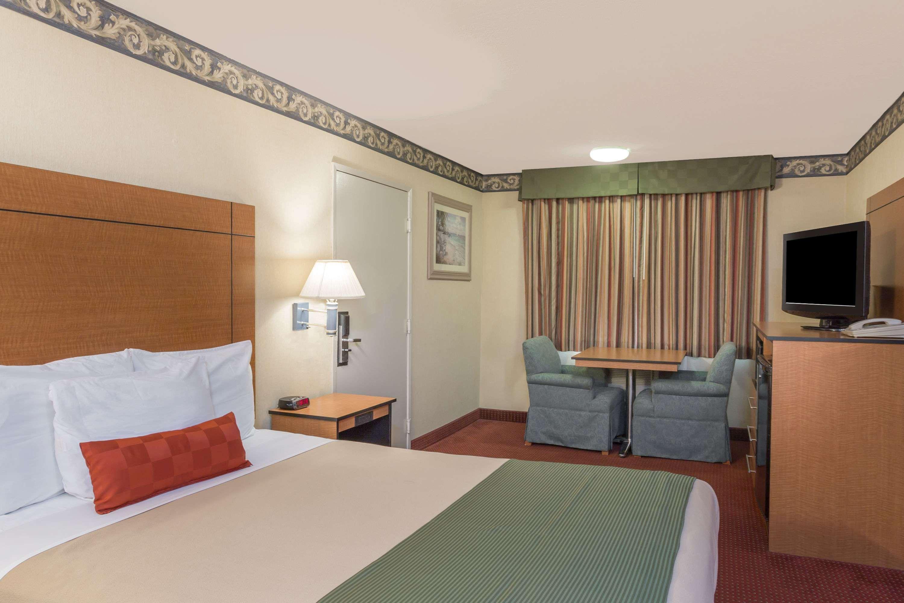 Travelodge by Wyndham San Clemente Beach Buitenkant foto